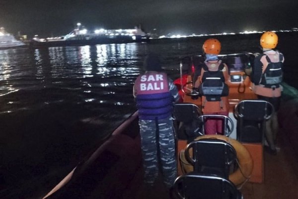 恒信策略 印尼沉船事故追踪：幸存者海上漂流数小时，救援遇两米高海浪